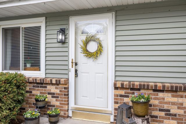 17076 Forfar Court, Lakeville, MN 55024