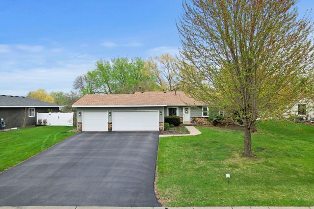 17076 Forfar Court, Lakeville, MN 55024