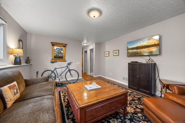 17076 Forfar Court, Lakeville, MN 55024
