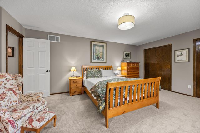 17076 Forfar Court, Lakeville, MN 55024