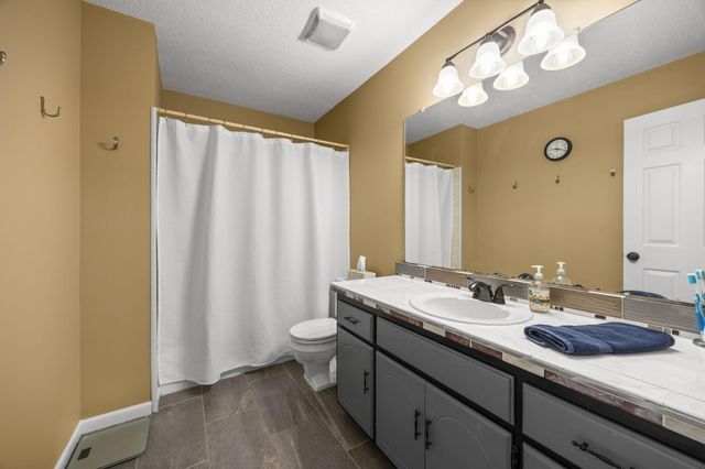 17076 Forfar Court, Lakeville, MN 55024