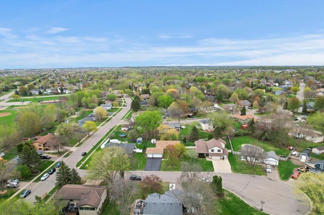 17076 Forfar Court, Lakeville, MN 55024
