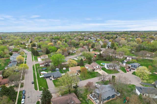 17076 Forfar Court, Lakeville, MN 55024