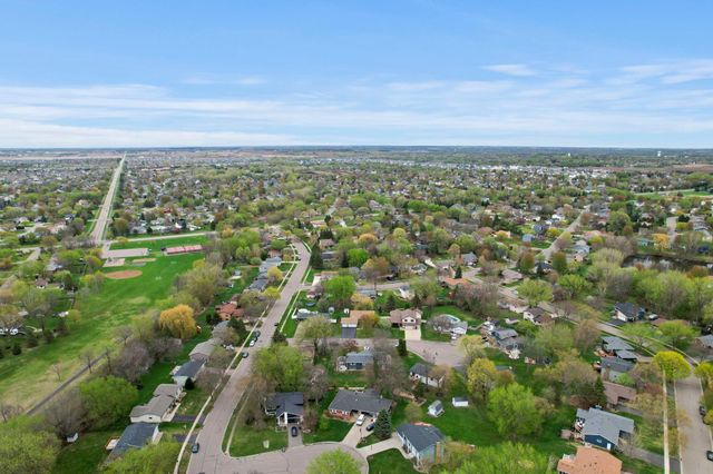 17076 Forfar Court, Lakeville, MN 55024