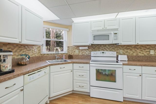 3755 Via Poinciana 106, Lake Worth, FL 33467