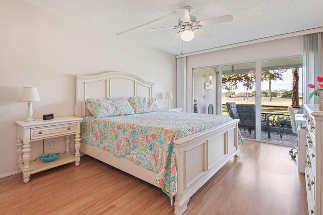 3755 Via Poinciana 106, Lake Worth, FL 33467