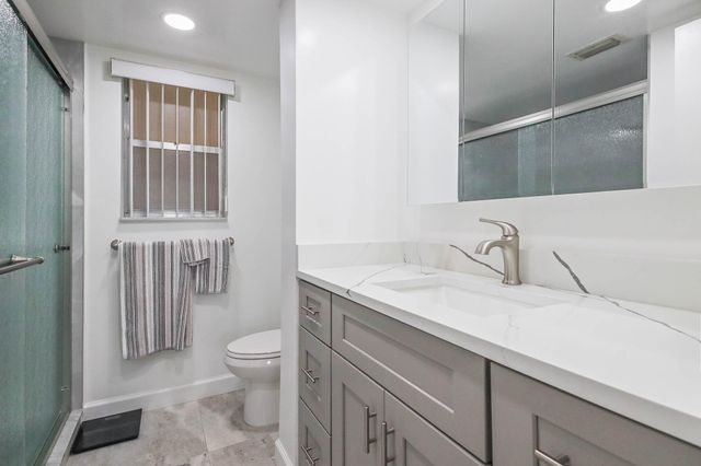 3755 Via Poinciana 106, Lake Worth, FL 33467