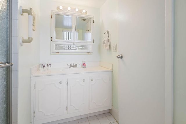 3755 Via Poinciana 106, Lake Worth, FL 33467