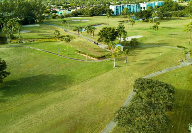 3755 Via Poinciana 106, Lake Worth, FL 33467