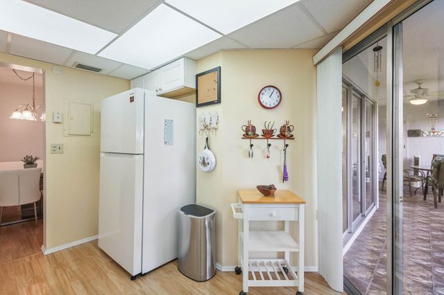 3755 Via Poinciana 106, Lake Worth, FL 33467