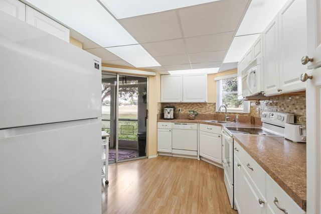 3755 Via Poinciana 106, Lake Worth, FL 33467