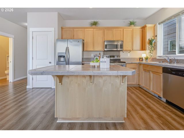 17925 Sw BRISK Ln, Beaverton, OR 97007