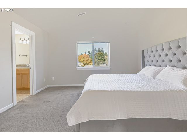 17925 Sw BRISK Ln, Beaverton, OR 97007