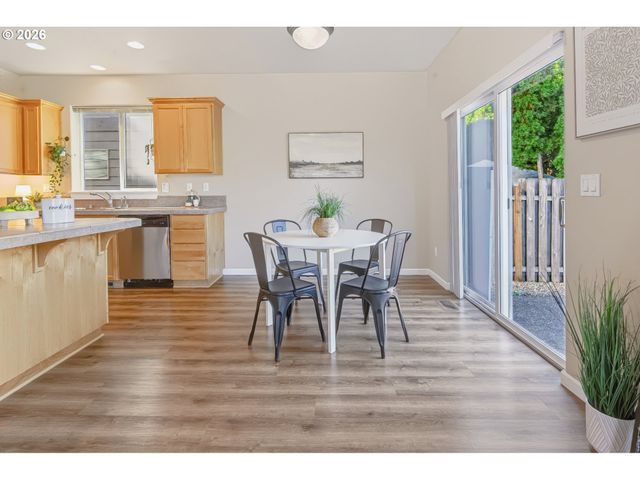 17925 Sw BRISK Ln, Beaverton, OR 97007