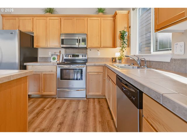 17925 Sw BRISK Ln, Beaverton, OR 97007