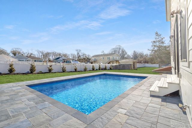 285 Sandy Beach Road, Greenport, NY 11944