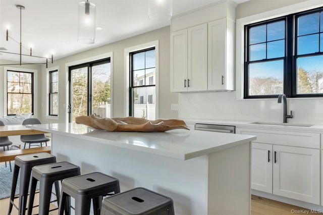 285 Sandy Beach Road, Greenport, NY 11944