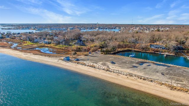 285 Sandy Beach Road, Greenport, NY 11944