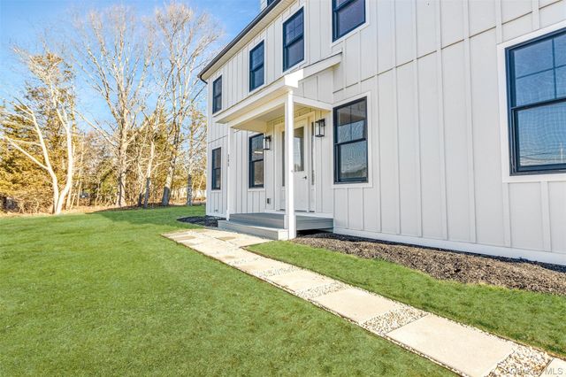 285 Sandy Beach Road, Greenport, NY 11944