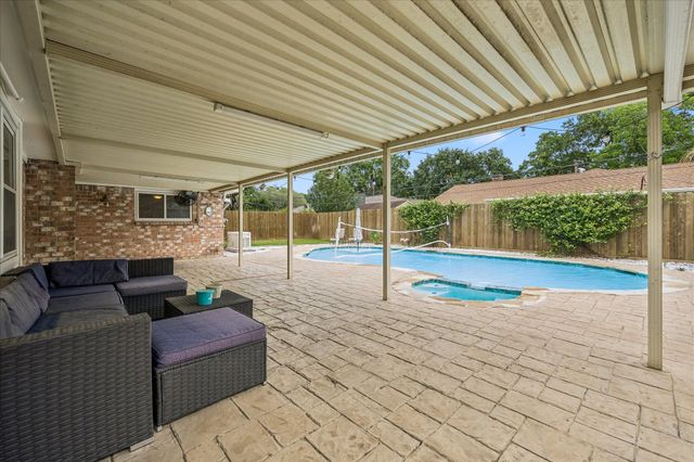 6215 Rena Street, Houston, TX 77092