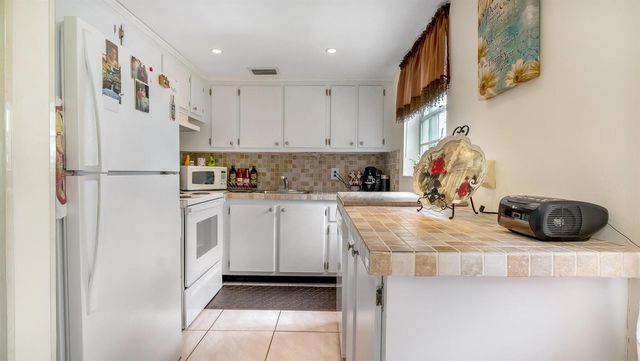 239 Windsor K, West Palm Beach, FL 33417