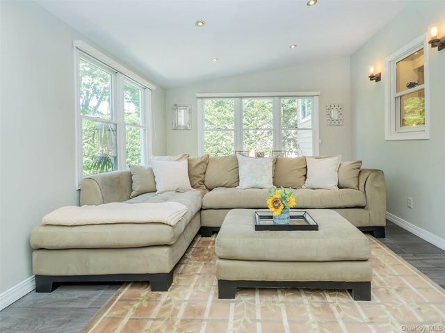 25 Andover Road, Port Washington, NY 11050