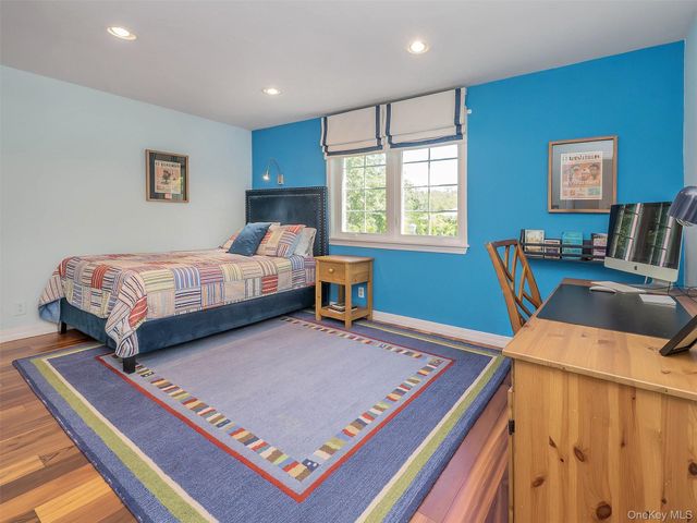 25 Andover Road, Port Washington, NY 11050
