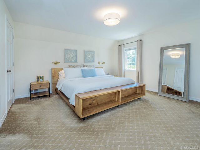 25 Andover Road, Port Washington, NY 11050