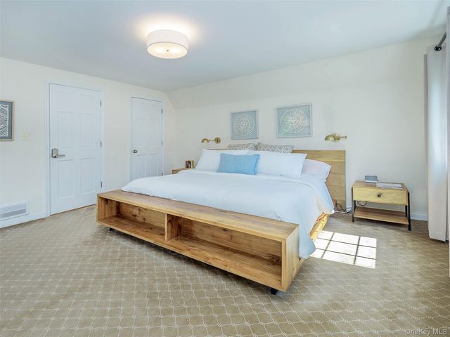 25 Andover Road, Port Washington, NY 11050