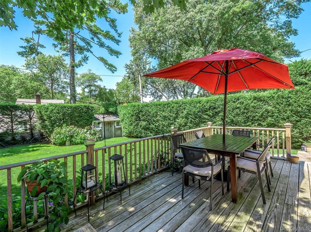 25 Andover Road, Port Washington, NY 11050