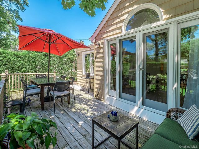 25 Andover Road, Port Washington, NY 11050