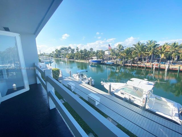 2185 NE 123rd St 204, North Miami, FL 33181