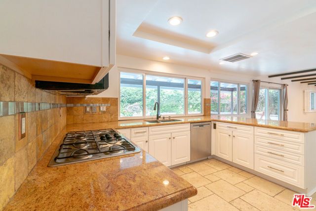 4220 Towhee Drive, Calabasas, CA 91302