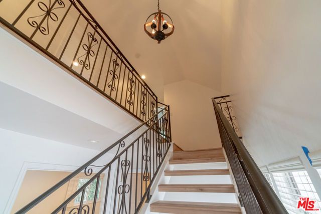 4220 Towhee Drive, Calabasas, CA 91302