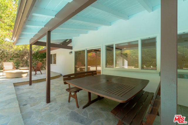 4220 Towhee Drive, Calabasas, CA 91302