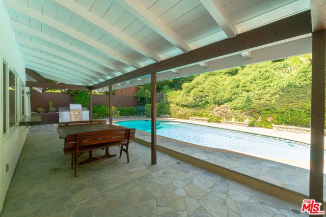 4220 Towhee Drive, Calabasas, CA 91302