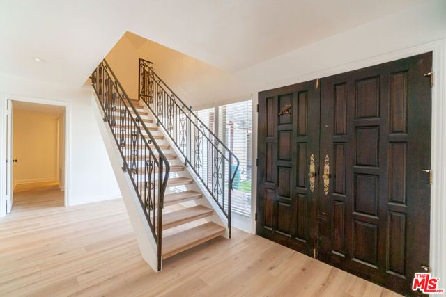 4220 Towhee Drive, Calabasas, CA 91302