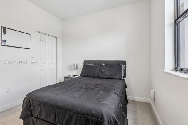 592 NW 203rd Ter, Miami Gardens, FL 33169