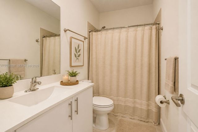 592 NW 203rd Ter, Miami Gardens, FL 33169