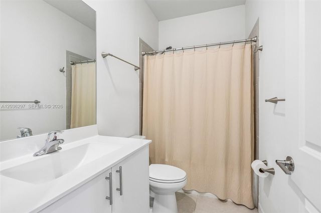 592 NW 203rd Ter, Miami Gardens, FL 33169