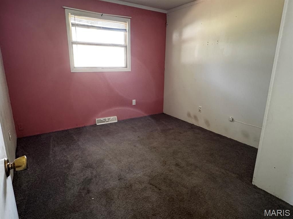 Image 11 of property listing at 110 Navajo Street, Piedmont, MO 63957