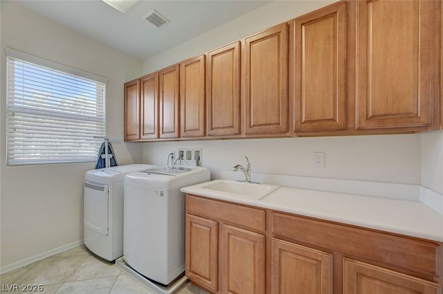 2556 Chateau Clermont Street, Henderson, NV 89044
