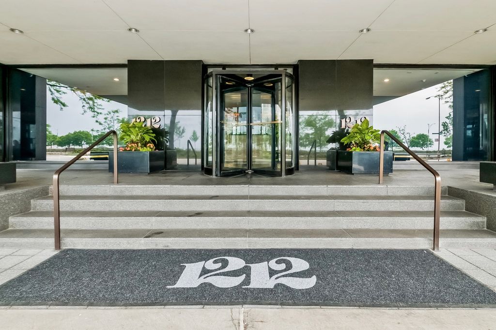 1212 N Lake Shore Drive 15BS, Chicago, IL 60610 — photo 2
