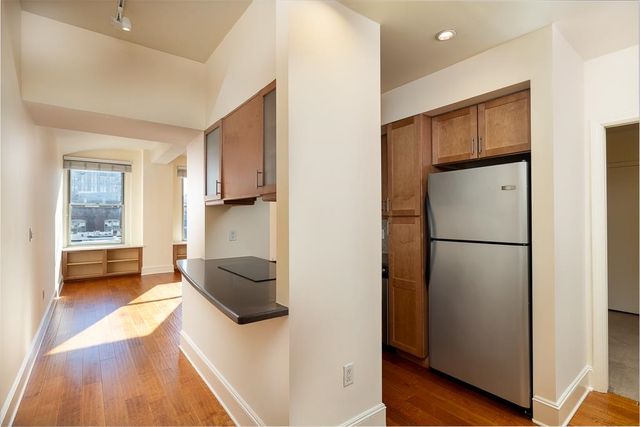 66 Monroe Ave Apt 504, Memphis, TN 38103