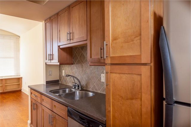66 Monroe Ave Apt 504, Memphis, TN 38103