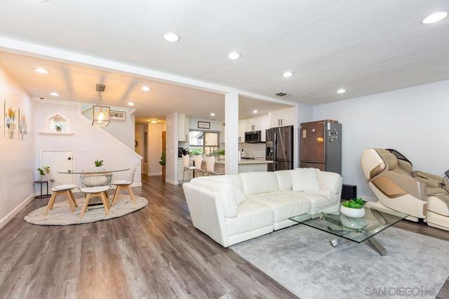 9758 Caminito Doha, San Diego, CA 92131