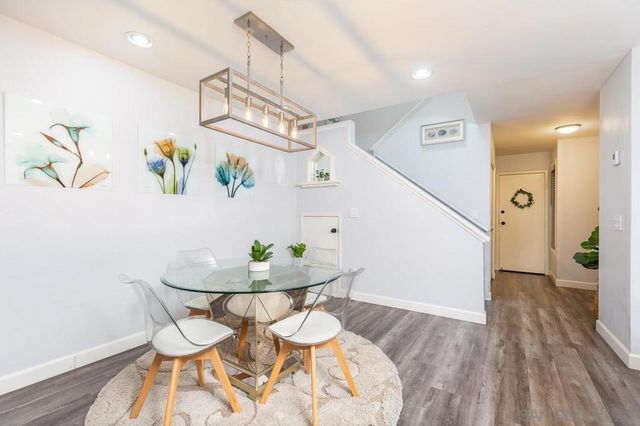 9758 Caminito Doha, San Diego, CA 92131