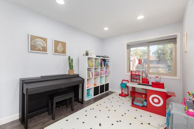 9758 Caminito Doha, San Diego, CA 92131