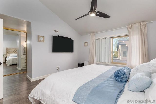 9758 Caminito Doha, San Diego, CA 92131