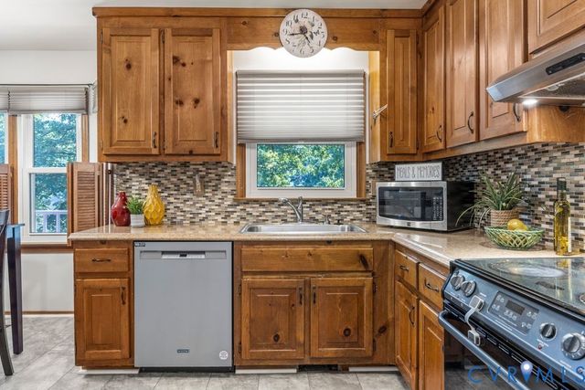3210 Castlebury Dr, Chester, VA 23831